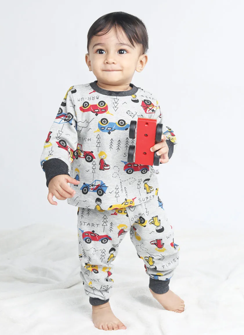 Full sleeve graphic pattern in white with black border pajama set for baby