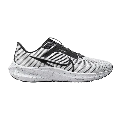 Nike Women's Pegasus 40 Shoes - White / Black