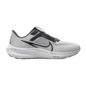 Nike Women's Pegasus 40 Shoes - White / Black