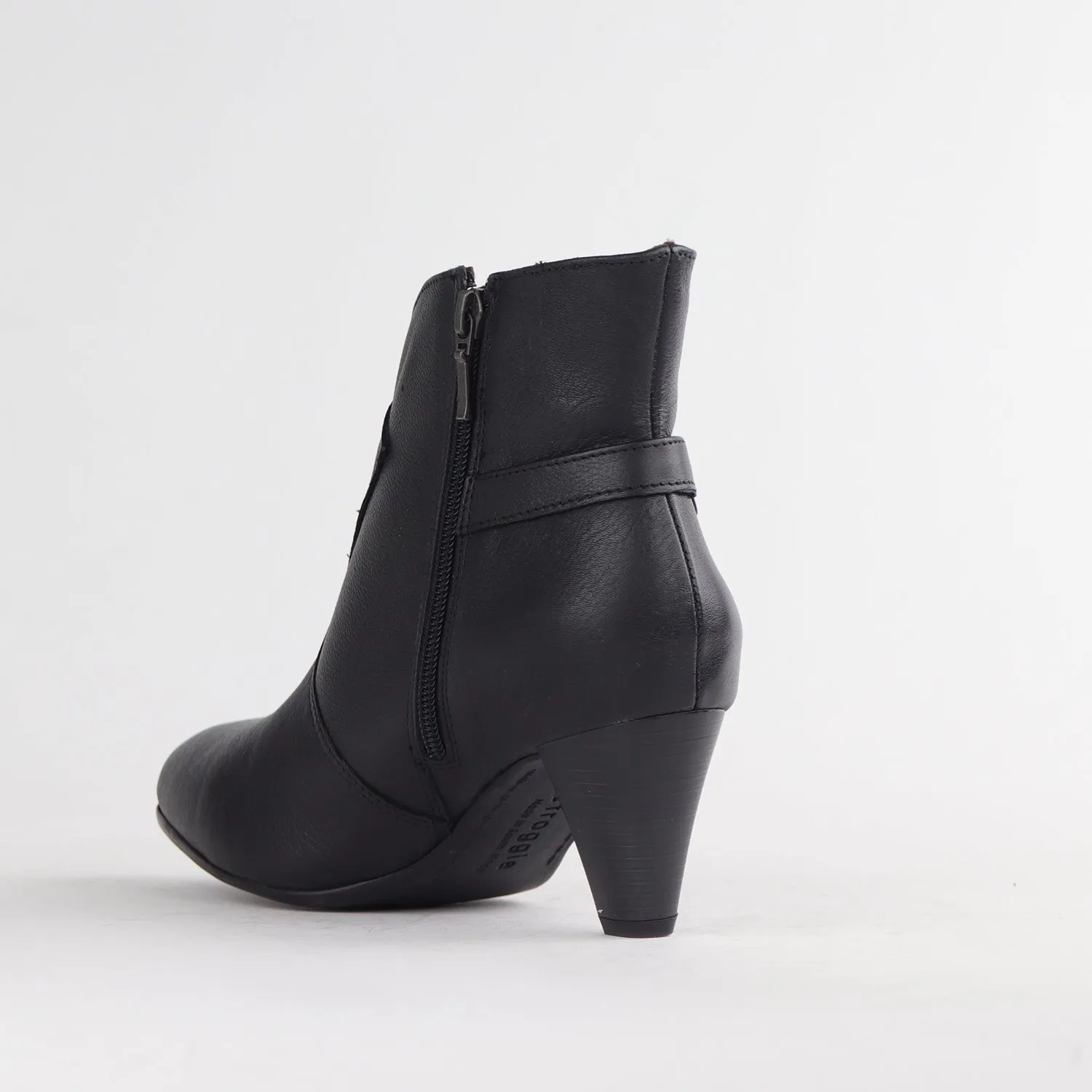 Pointed Ankle Boot in Black - 12486