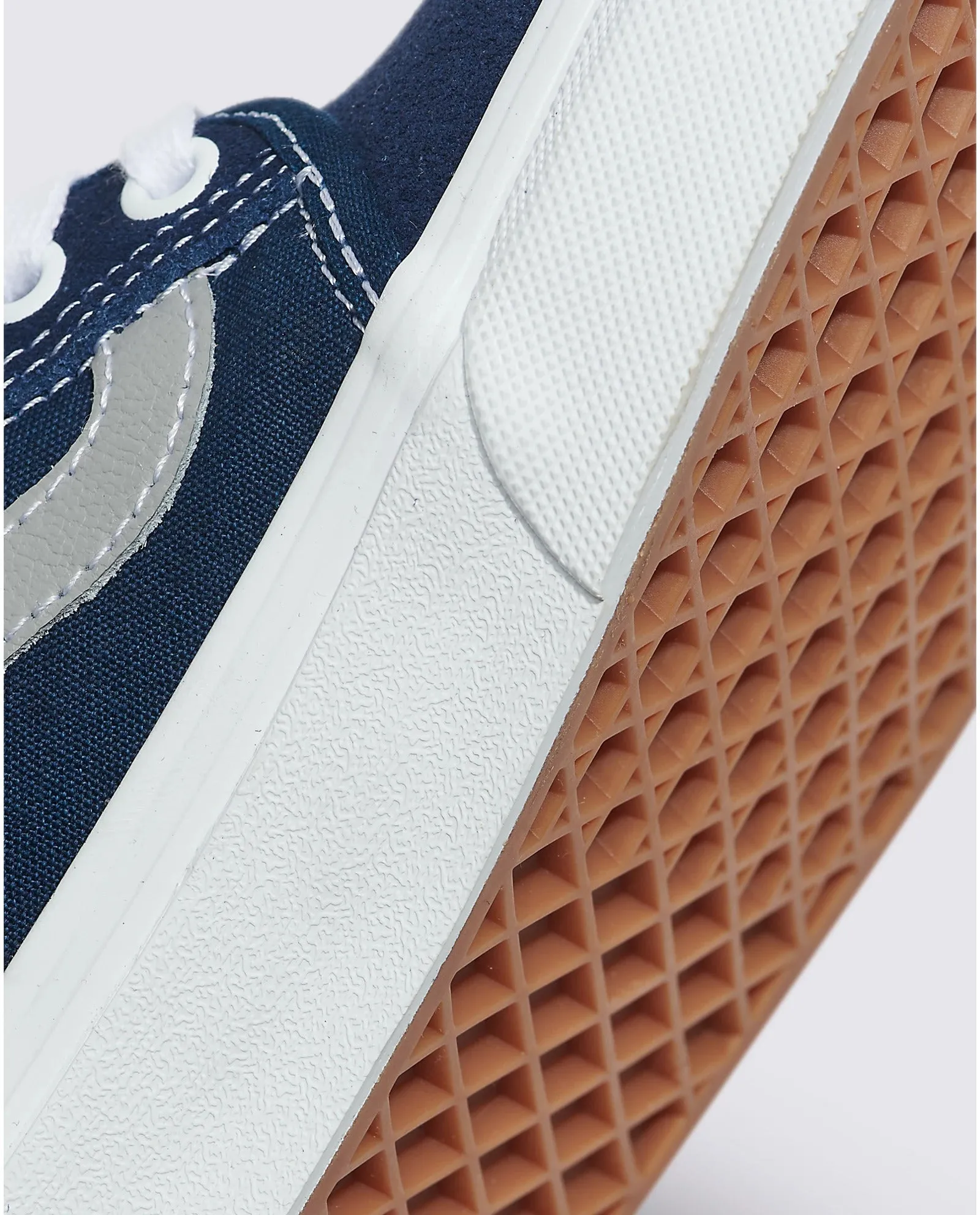 Skate Chukka Low Sidestripe