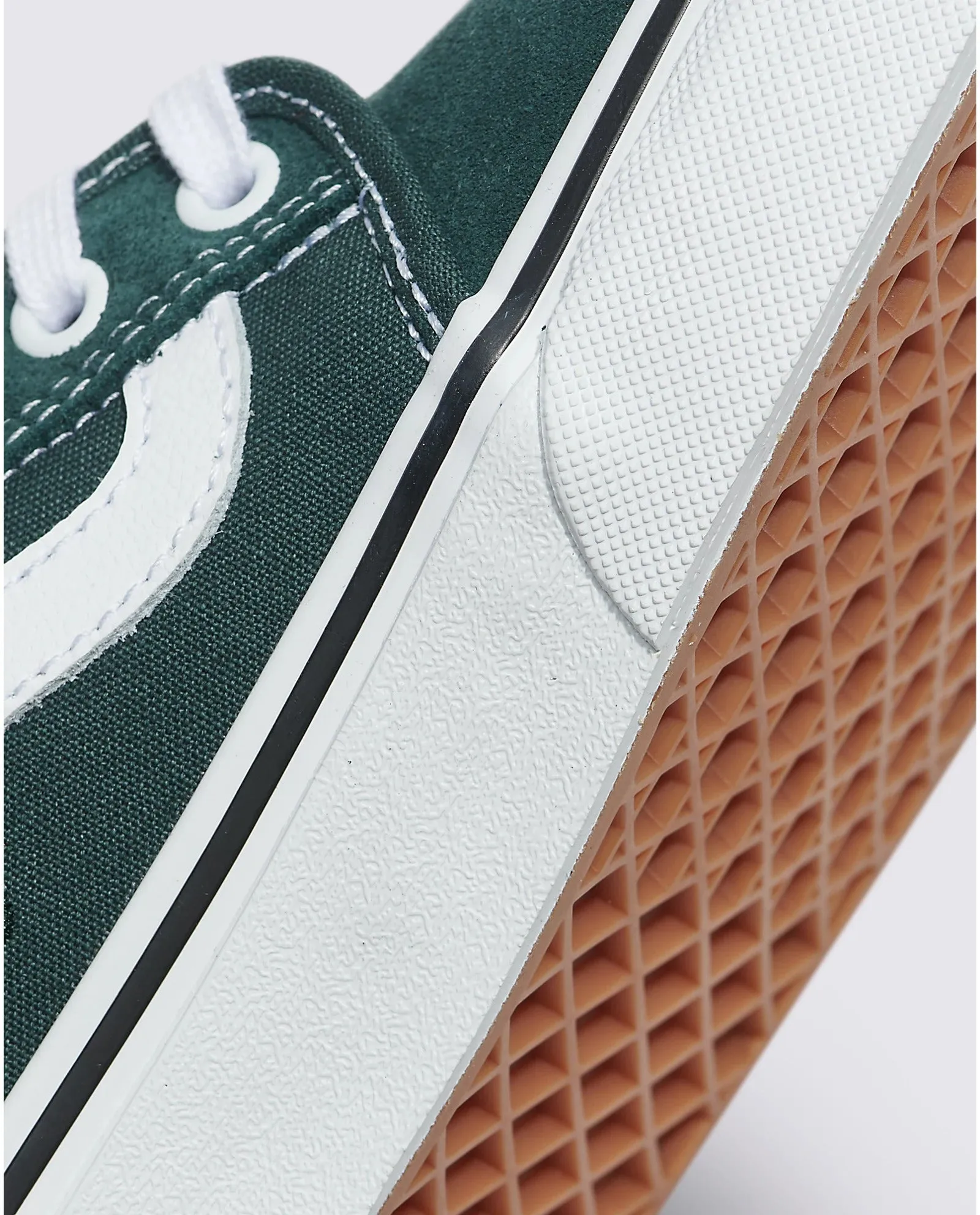 Skate Chukka Low Sidestripe